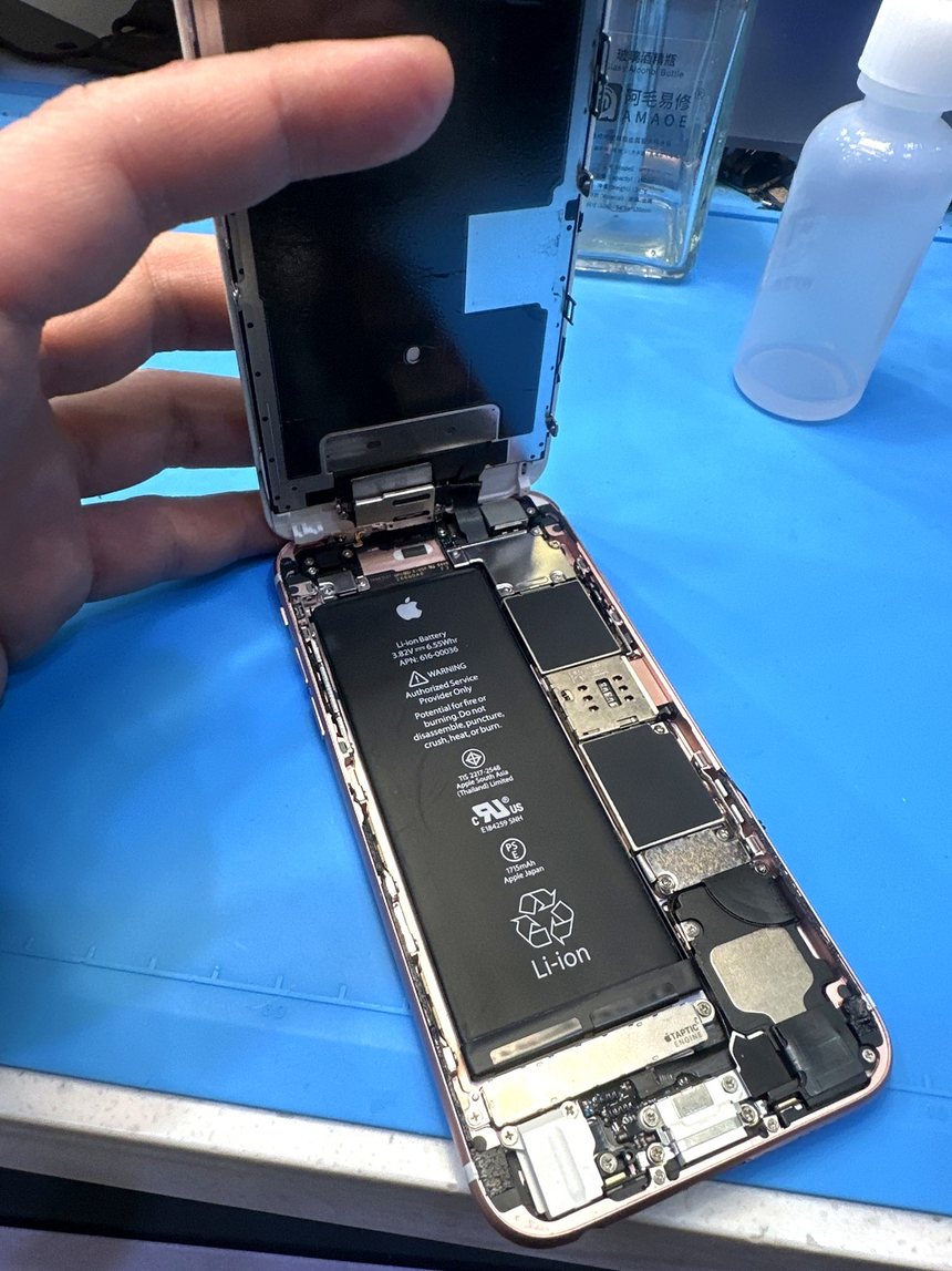 아이폰 6s 내부